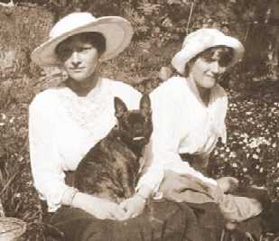Tatjana mit Ortino und ihrer Schwester Anastasia